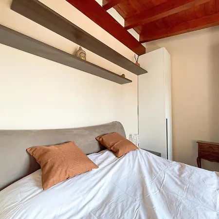 Apartment The Urban Nest 2, Spacious, Wifi And Near The Red Metro Milan