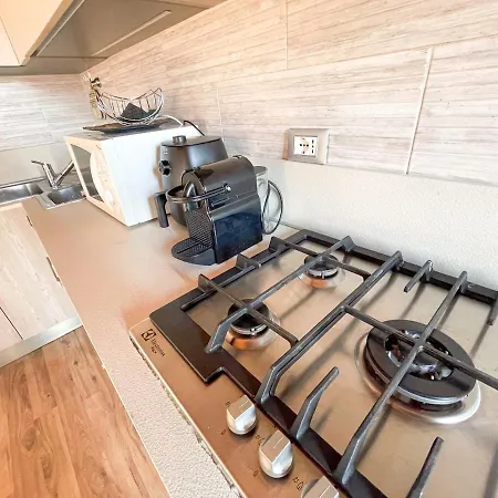 The Urban Nest 2, Spacious, Wifi And Near The Red Metro * Milan